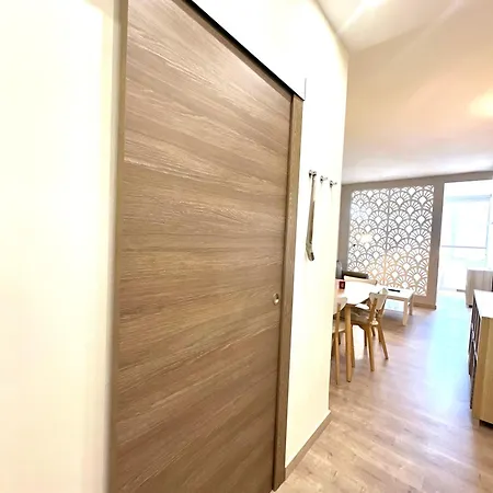 Apartamento San3 - Reformado, Centro A 50 Metros, Wifi, Torremolinos